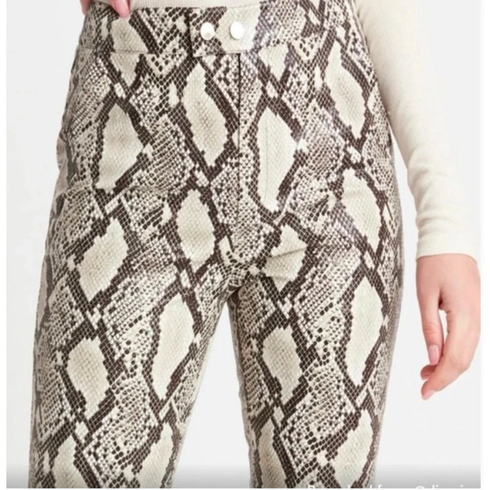 Choosy Snake Skin Faux Leather Pants Cropped Cropped Flare Mid Rise NWT Size 2 - Picture 6 of 16
